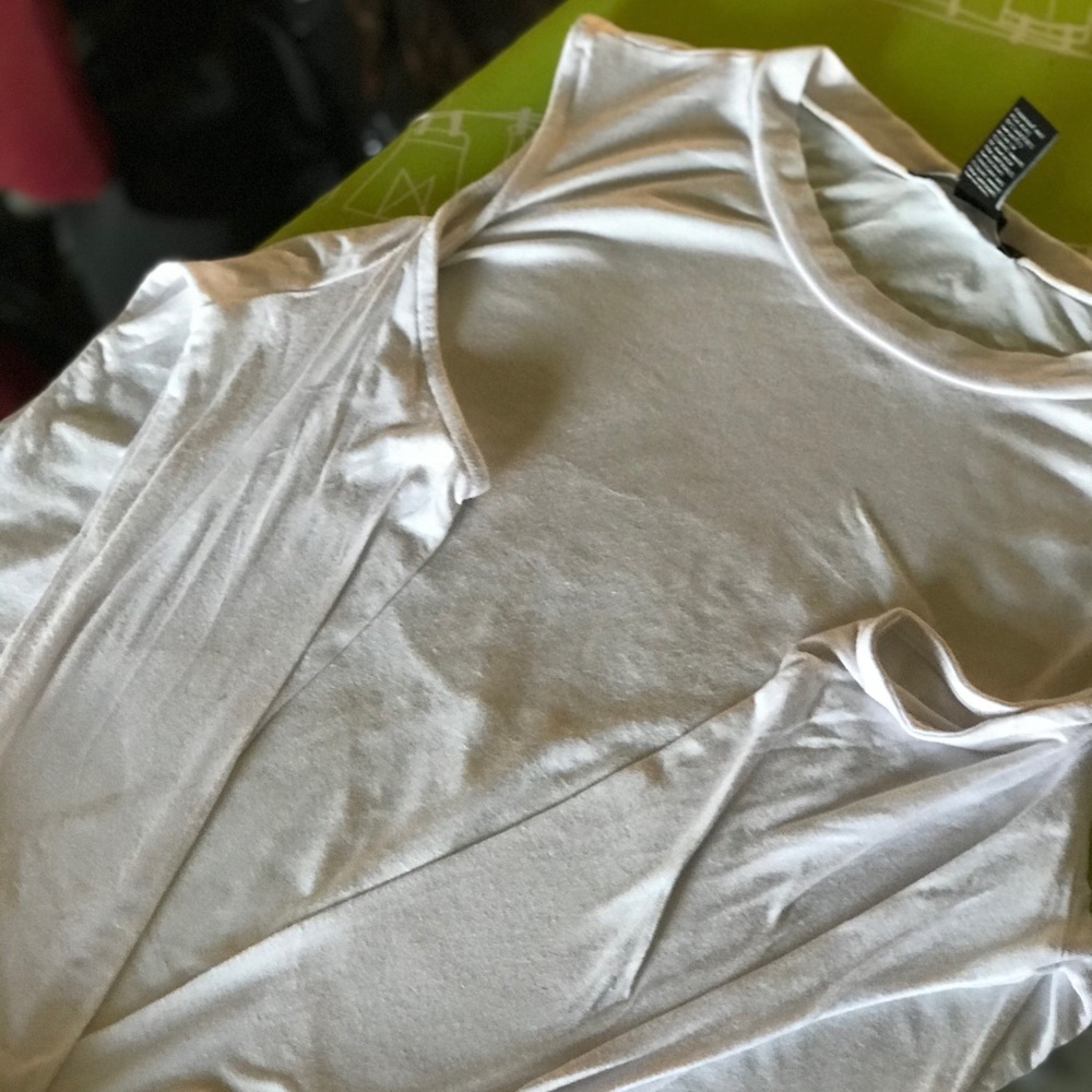 Out shoulder top